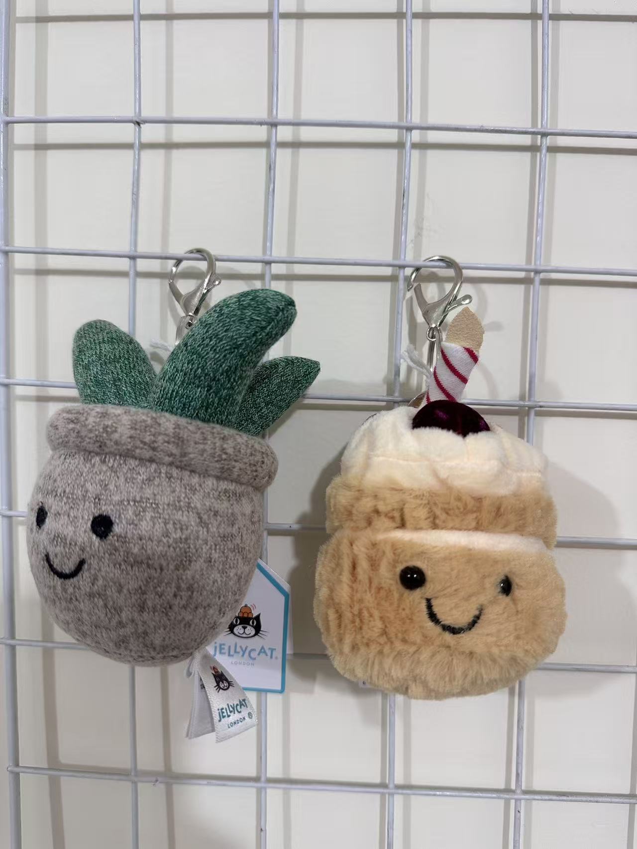 JELLYCAT New JC brand plush to - مراجعة Anime Merchandise Bag وسعره