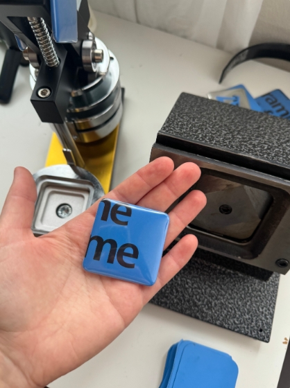 Refrigerator Pasting Machine S - مراجعة Pin Button Badge وسعره