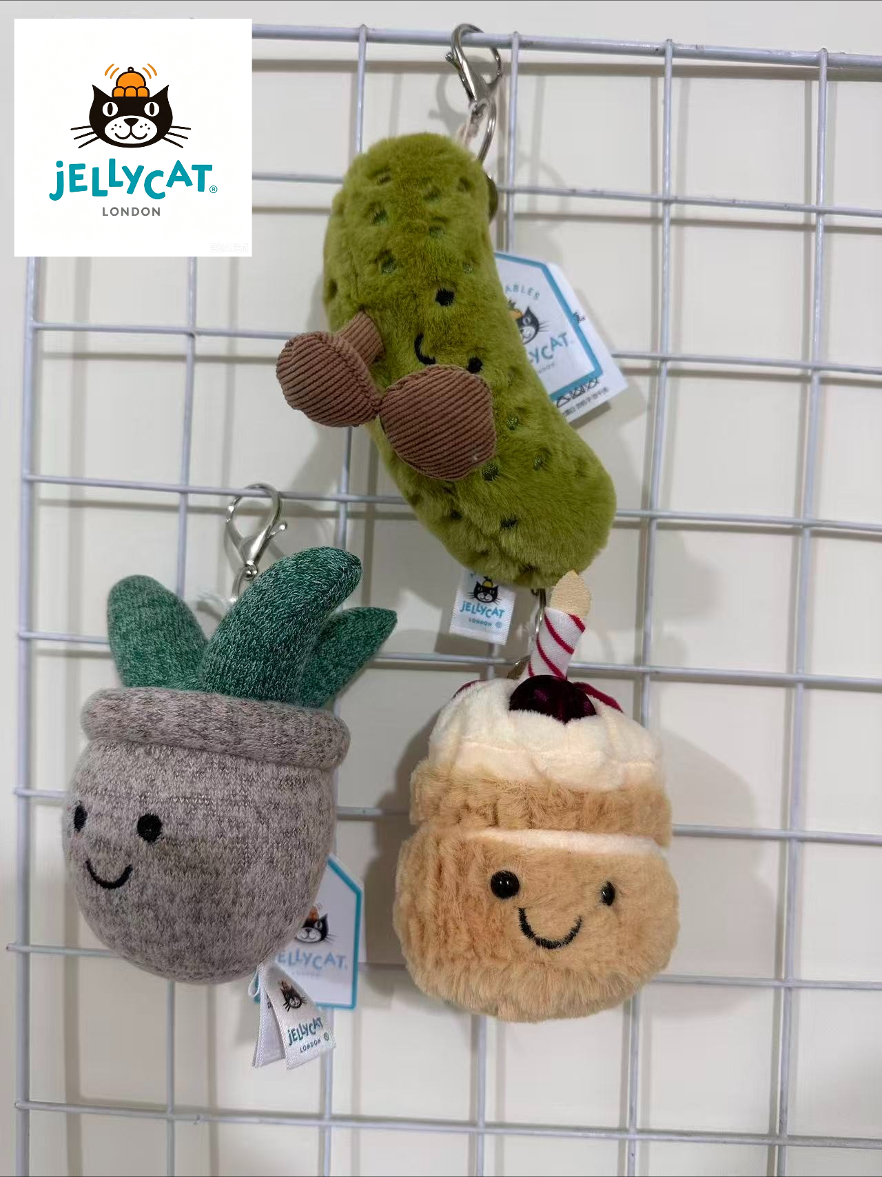 2026  JC brand plush toy keych - مراجعة Anime Merchandise Bag وسعره