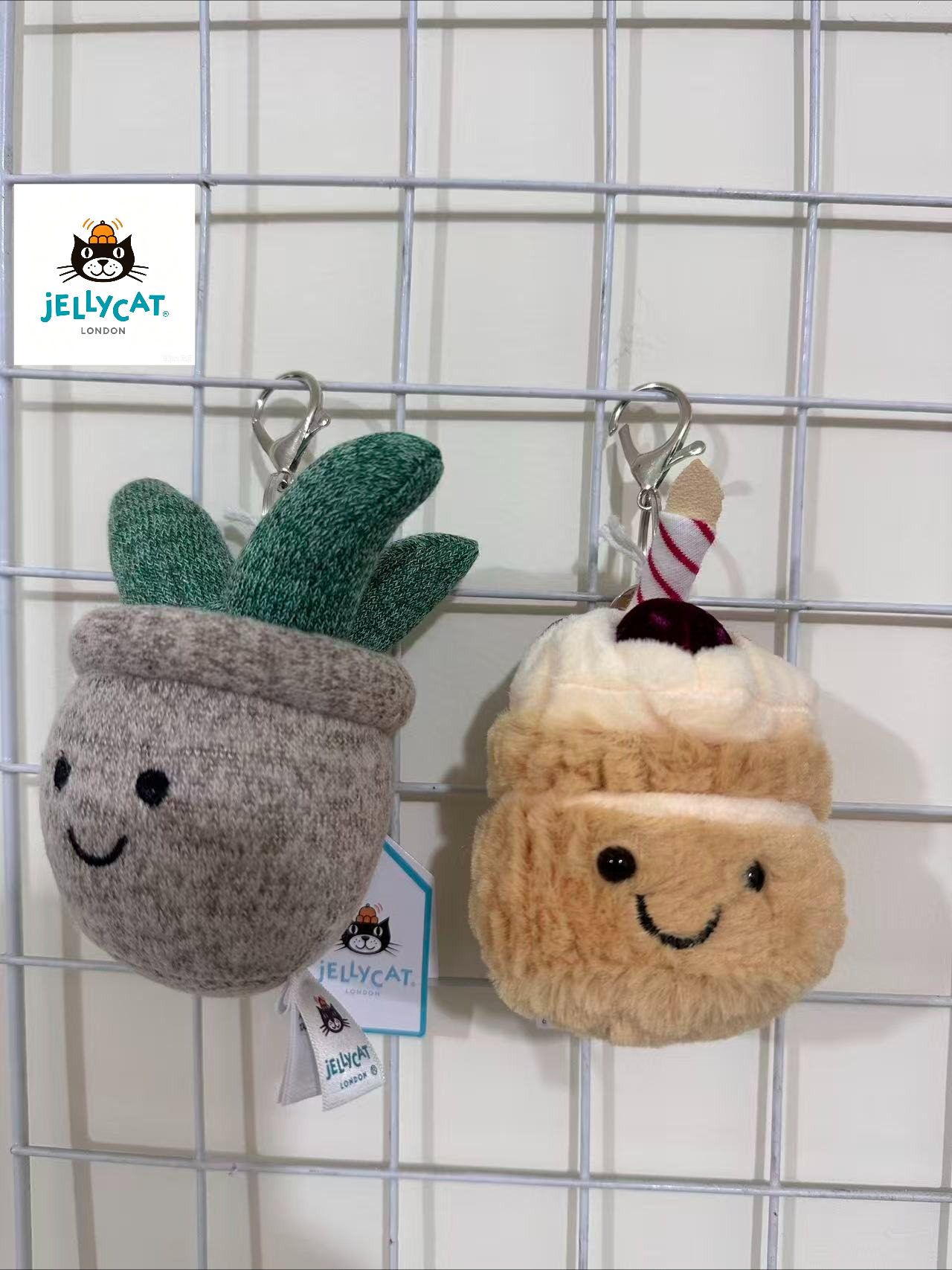 2026  JC brand plush toy keych - مراجعة Anime Merchandise Bag وسعره