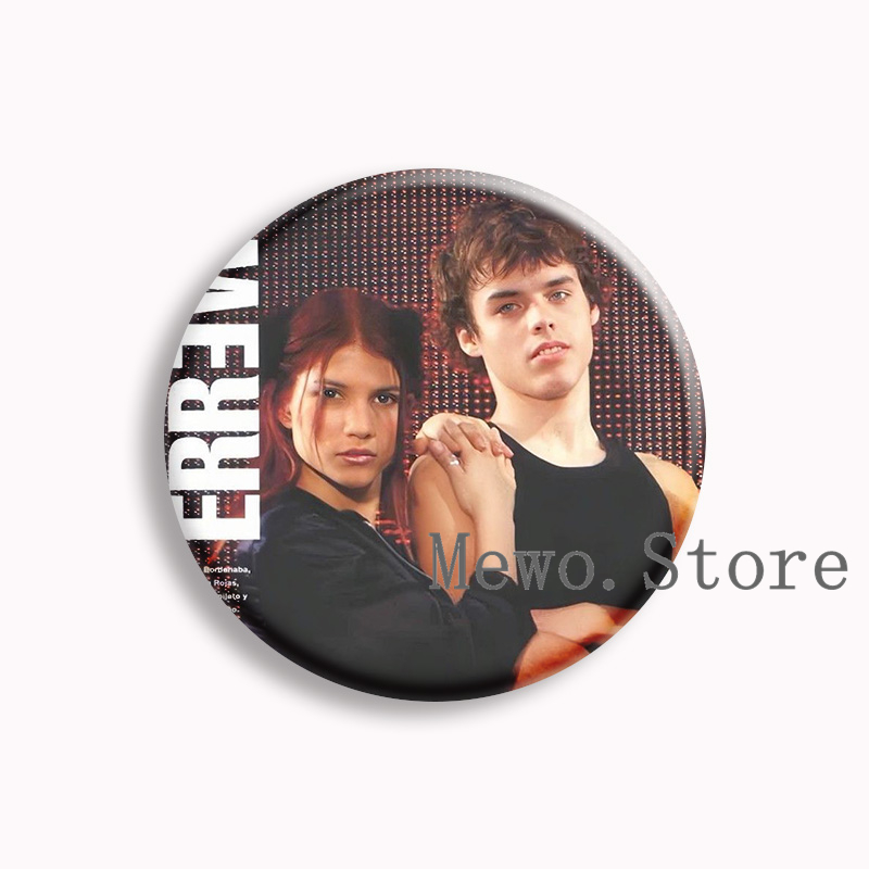 Movie Rebelde Way Soft Button  - مراجعة Pin Button Badge وسعره